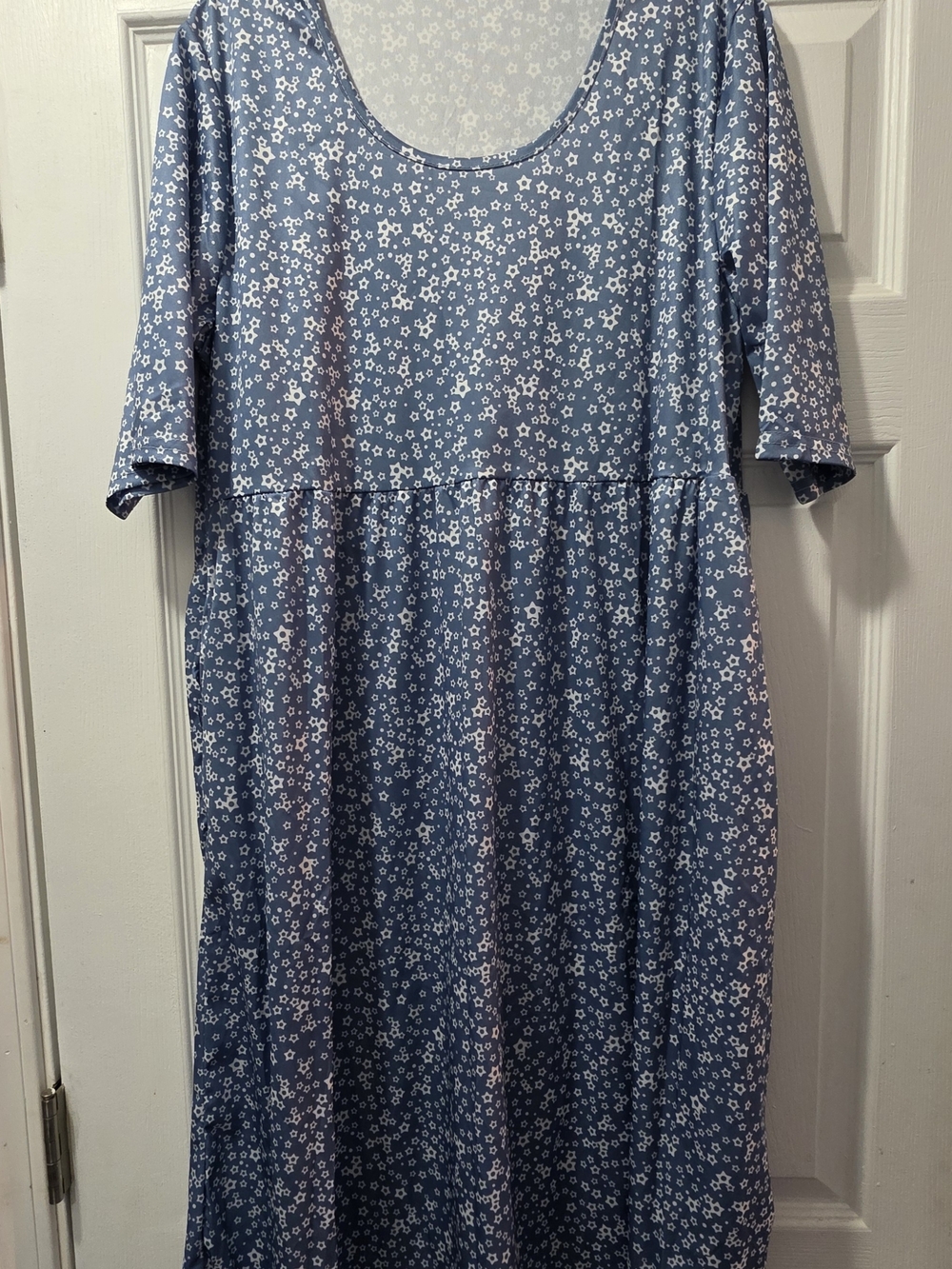 Blue Floral Scoop Neck Midi Dress